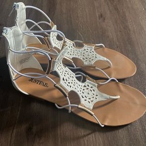 Women’s sandals